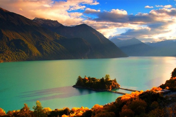 拉薩-林芝-大峽谷-拉姆拉措-達(dá)古峽谷-山南環(huán)線-納木措6晚7日游